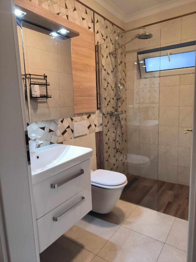 Luxury Airport Retreat Apartment คลูจ-นาโปกา ภายนอก รูปภาพ